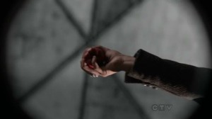 Once Upon a Time - 1x21 An Apple Red As Blood