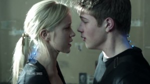 Falling Skies - 2x05 Love and Other Acts of Courage & 2x06 Homecoming
