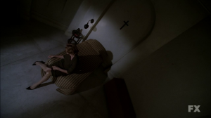 American Horror Story – 2×05 I Am Anne Frank (Part 2)