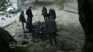 Falling Skies - 3x05/06 Search and Recovery & Be Silent and Come Out