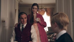 The Romanoffs - 1x08 The One That Holds Everything